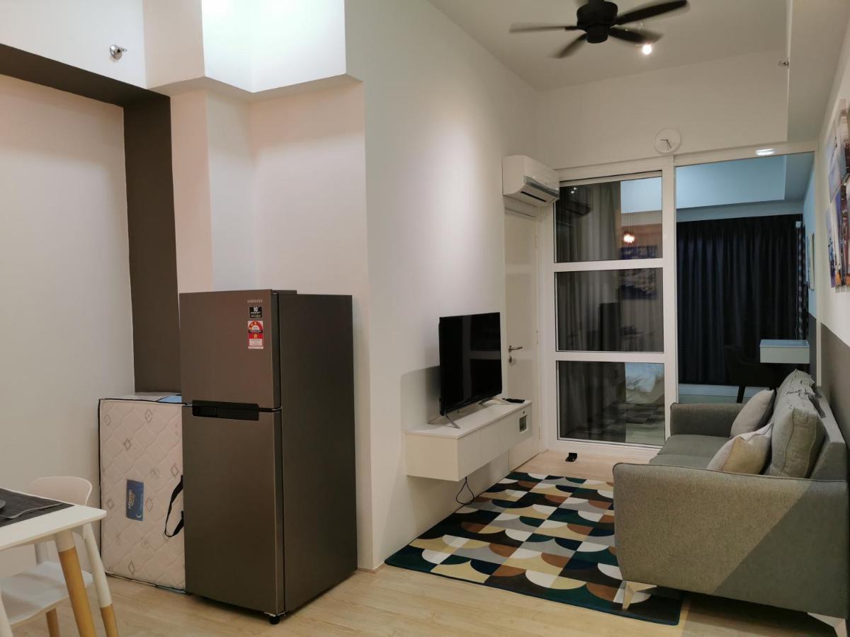 Revo At Aurora Place, Pavilion 2, 5 Minutes To Axiata Arena Bukit Jalil Free Wifi By De Harlequins Guesthouse Kuala Lumpur Bagian luar foto