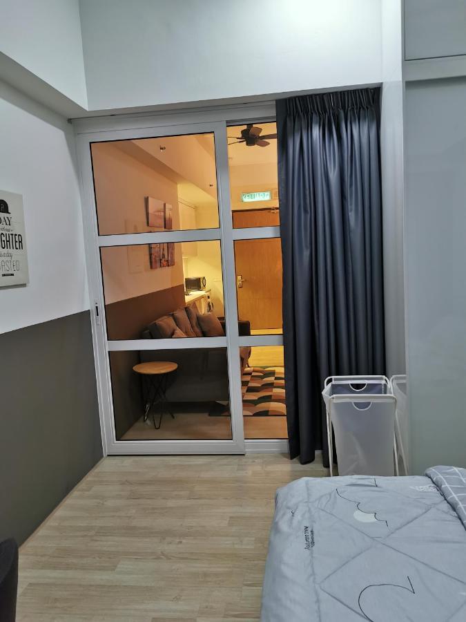 Revo At Aurora Place, Pavilion 2, 5 Minutes To Axiata Arena Bukit Jalil Free Wifi By De Harlequins Guesthouse Kuala Lumpur Bagian luar foto